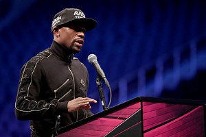 Has boxing legend Floyd Mayweather ever been knocked down?