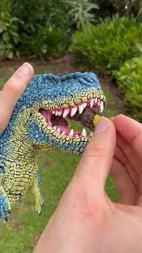 There are only 30ish Tyrannosuchus (V. Rex) figures left to order!! #vrex #dinosaur #kingkong #art