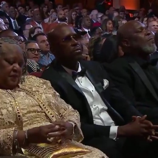 Carmelo Anthony’s Hall of Fame Speech Ignites Debate Over Black and Puerto Rican Identity - Watch His Mom Shake Her Head | VIDEO NBA legend’s Puerto Rican shoutout draws praise and backlash, with fans dissecting identity politics and family reactions *This past Saturday (09-06-25), Carmelo Anthony was inducted into the Naismith Basketball Hall of Fame in Springfield, Massachusetts. His 15-minute acceptance speech covered his career, mentors, and family—but it was his reflections on heritage that