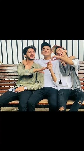 @maazsafder @shaheer._.khan33 @hussaintareen cute friend