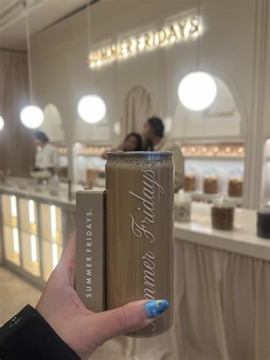 @Summer Fridays is launching their new Sunlit Vanilla fragrance tomorrow and NYC was the first to get a special preview to sniff the scent over the weekend. Woke up super early for this NYC popup — cute mini tote came with 2 butter balms, a travel sized vial of the perfume, branded lighter, a carrying case keychain (can fit the travel perfume or lippie!), and a soft striped scarf). Coffee and an extra lippie were also given inside. #summerfridays #nycpopup #nyclife #perfume #beauty