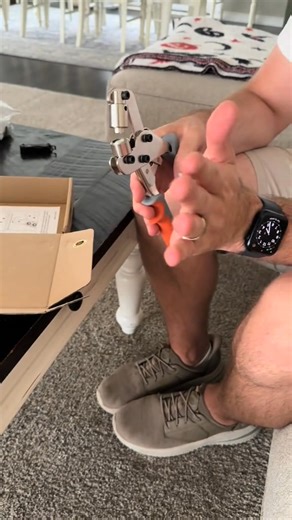 43 reactions | This grommet tool is awesome! It makes installing grommets super easy—whether it’s a tarp or a backpack, you can DIY grommet holes wherever you want. | Magnifyf | Facebook