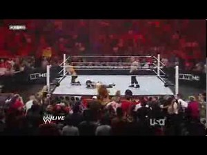 Wrestling DIVAS - Team Brie Bella vs. Team Kelly Kelly.