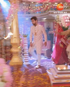 469K views · 10K reactions | Sona Taiji ki baaton se dukha hai Harsh ka dil, ab Maitree kaise suljhaayegi rishton ki paheliyon ko? Dekhiye #Maitree, har roz, shaam 6:30 baje, sirf #ZeeTV par aur kahin bhi, kabhi bhi ZEE5 Shows par: https://zee5.onelink.me/RlQq/Maitree #EkNayiKasauti #ZeeOnTheGo #ShrenuParikh #SamarthJurel | ZEE TV | Facebook