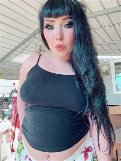 Emily Hayes (@emilyhayes2001)’s videos with poker face - sofia