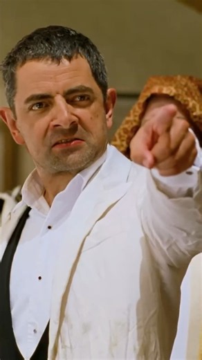 Johnny English (2003)