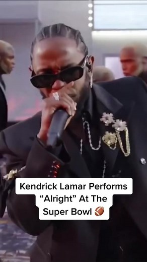 Kendrick Lamar Super Bowl Performance: 'Alright' Highlights