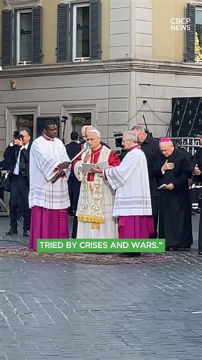 Continuing a decades-old tradition of honoring the statue of the Immaculate Conception in Rome, Pope Leo prays at the foot of the 12-meter column topped with the figure of the Virgin Mary and lays a wreath at its base. #PopeLeoXIV #Rome #Vatican #VirginMaryStatue #ImmaculateConception | CBCP News