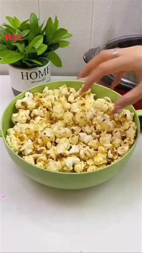 Small household popcorn maker #kitchenhacks #musthave #kitchenware #cookware #kitchengadgets