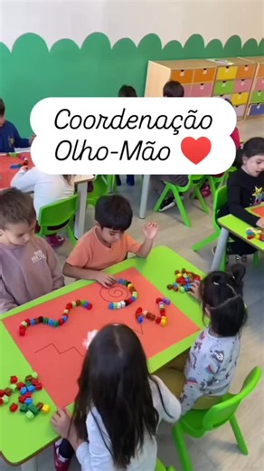 Com um simples jogo de luz e sombras, tornamos a educação infantil mais envolvente e divertida. Imagine quantas possibilidades você pode criar em sala de aula! Créditos: @ascantigasdaba 📚 Quer mais ideias incríveis como essa? Baixe agora nossos planejamentos completos para a Educação Infantil e facilite seu dia a dia com atividades prontas e eficazes! 🔗 Clique no link da bio! #educaçãoinfantil #aprenderbrincando #atividadescriiativas #pedagogia #professores | Atividades Pedagógicas