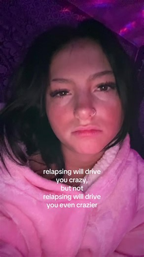 Emmy (@emmydoesntlikeu)’s video of what is relapsing