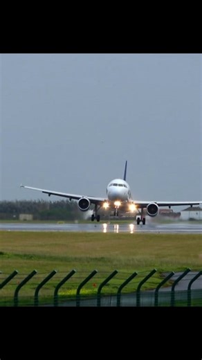 16K views · 270 reactions | A320 Azores Airlines (UNIQUE) Livery Crosswind Landing Lajes  IslandAviation Terceira Azores | Asas dos Açores | Facebook