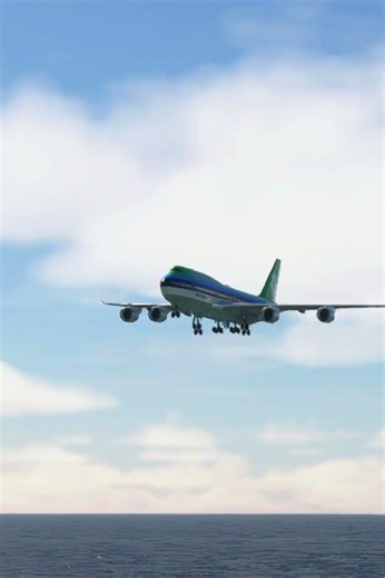 Heavy Landing! 747 Over Maho Beach