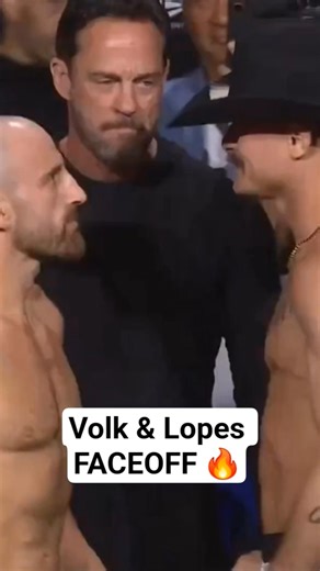 Alex Volkanovski and Diego Loprs FACEOFF 🔥👏
