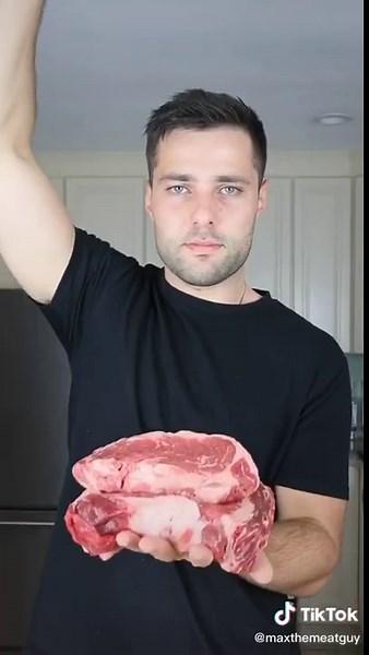 Wellington Steak Cake