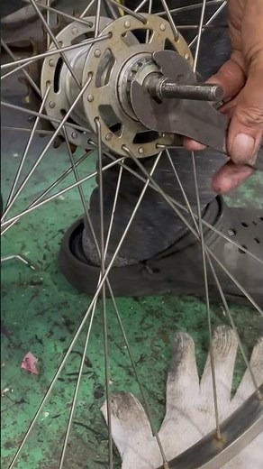 Installing a Rear Wheel with an Internal 3-Speed Geared Hub