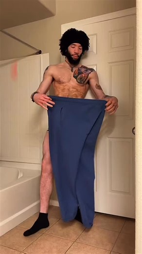 #grwm from a good chest pump #gains#muscle#build#body#fy#skin#train#gym#gymbro#explore#young#fitness#weight#chestday#new#late#night | jonathan