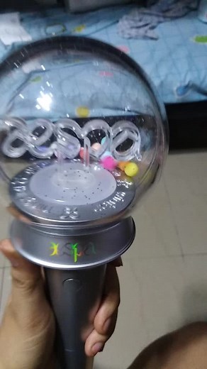 aewizbong 🤣🤣🤣 #aespa #izone #aesbong #wizbong @aespa official @IZ*ONE #kpopfyp #kpoplightstick