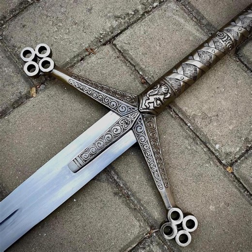 Handmade Scottish Claymore Sword: Damascus Steel, Medieval Two-handed Display Blade - Etsy