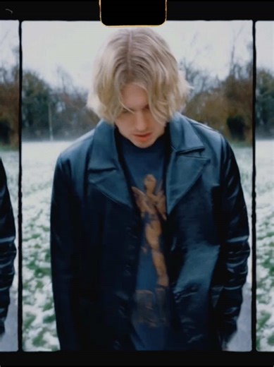 Our new song “Sleeping In Cars” is out everywhere 16/01/25 A song about growing up in the early 2000s - if you were one of us this songs for you ❤️ #themezz #newmusic #music #indieband #indie #upcomingartists #unsignedartist #guitar #drums #ukband #smallband #fyp #foryoupage