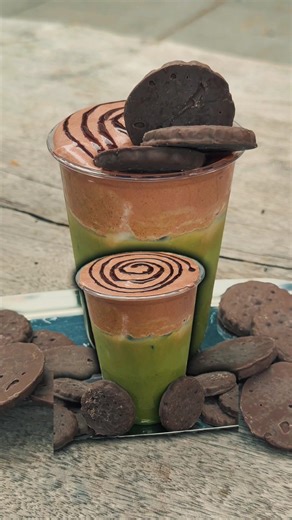 Mint Chocolate Matcha is here 🍃🍫 Available 2/21 2/22 only 💚 And on Sunday 2/22 the Girl Scouts will be posted outside the shop — come grab your cookies and pair it with the drink that matches perfectly ✨ Weekend plans = secured. #MintChocolateMatcha #SanDiegoEats #LittleItalySD #MatchaLovers #GirlScoutSeason