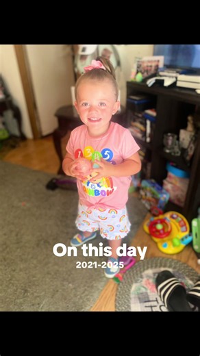 Why in the world did they grow so fast I’m literally sobbing right now🥺🥺🥺 my babies are babies anymore💔 and being 35 ain’t going through addiction and now in recovery I know just how fast it really goes🥺💔 #onthisday #addisonfamily #iloveyou #mybabies #family