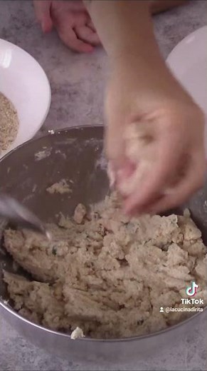 POLPETTE di RICOTTA AL SUGO- una ricetta in 1minuto #polpette #ricotta