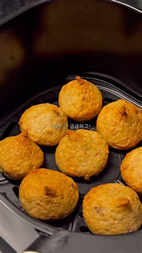 Making Fish Cake Wakppu with Squid Balls 🍥 #Advertisement #SamjinFishCake #FishCake #FishCakeRest...