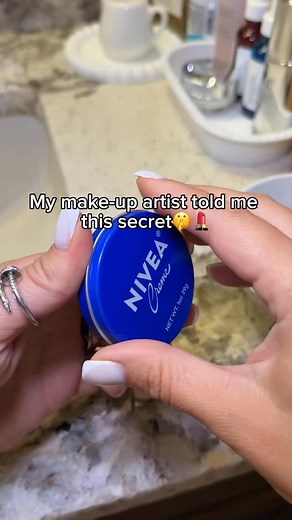 My make-up artist told me this secret🤫💄 #LifeHack #beauty #makeup #DIY #beautyhacks | Awesome motherhood