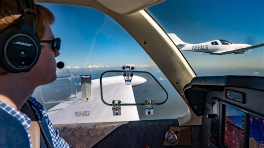 IFR Formation Flight Over Cuba – Diversions, Ocean Crossings, and a Beech Landing