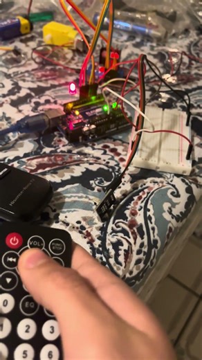 Remote controlled Circuit 🔥🔥 #arduino #arduinoproject #diy #stem #engineering #fyp