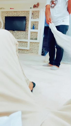 Magical Cloth Trick Revealed in Modern Setting