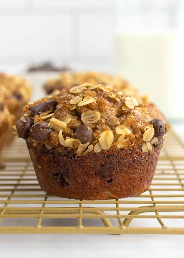 Oatmeal Chocolate Chip Greek Yogurt Muffins