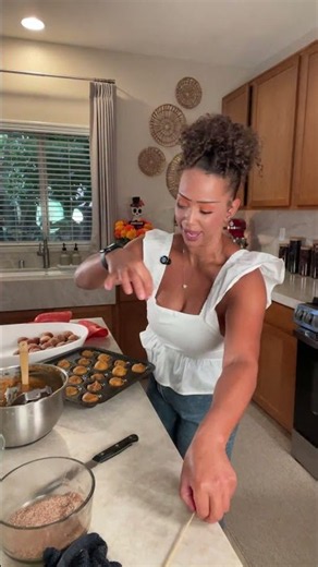 HOW TO MAKE PERFECT BAKED PUMPKIN CINNAMON DONUT HOLES