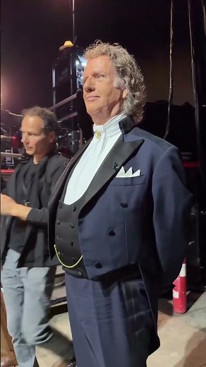 We’re on tour in Spain and having a great time! Yesterday: Madrid! ✅ Tonight: Valencia! ✨🇪🇸