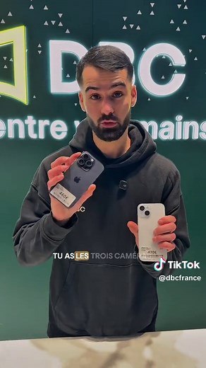 Chez DBC, j’hésitais entre le iPhone 15 et le iPhone 14 Pro 🤔 À la base, je voulais partir sur le 15… mais je ne comprenais pas pourquoi le 14 Pro était moins cher pour seulement 10€ d’écart 👀 Du coup je vais voir Lilian: 👉 « Comment ça se fait que le 14 Pro est moins cher que le 15 ? » Il me montre les différences et là je capte direct : ✅ Écran ProMotion 120Hz ultra fluide 🔥 ✅ Triple caméra 📸 ✅ Finition plus premium Au final, je pars sur le 14 Pro… et franchement zéro regret 😎✨ Moralité