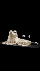 Carol Lombard’s dress from Godfrey 1936 🌟✨⚜️💠 Did you know? 💠✨⚜️ Carole Lombard’s iconic satin gown from My Man Godfrey (1936) has been rediscovered! In 2014 Paired with a breathtaking 175-carat blue sapphire, this look defined Old Hollywood glamour.While the gown lives on, the sapphire’s fate remains a mystery possibly broken into smaller gems or hidden in a private collection. A true treasure of the Golden Age! 🌟✨ #HollywoodGlamour #CaroleLombard #starlegendstories #hollywood #legend #oldh