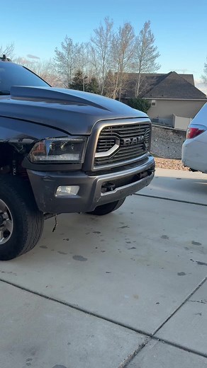 Man it never stops with this thing don’t mind the two tone powder