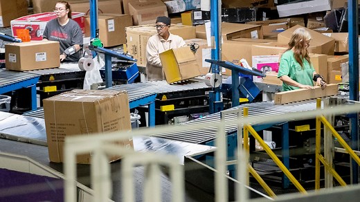 FedEx shaking up delivery operations, leadership structure as COVID-19 hastens change