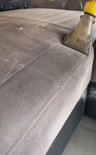 #Curățare chimică la 300lei pe 24ore cu acest aspirator profesional și mânuțele proprii îți readuci la viață și cureți tot mobilierul moale,covor sau mașină în câteva ore. detalii privat