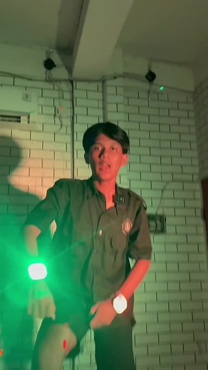 lampu led disco rekomendasi buat joget di kamar.