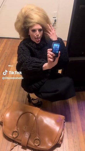 Alex Consani Catwalk Tutorial and Fashion Tips