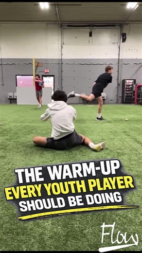 Underrated: Warming-up ⚾ A proper warm-up changes everything. It prepares the body from a rest state → competitive state by: ✅ Activating the core glutes ✅ Connecting the movement system ✅ Priming the nervous system ✅ Improving movement flow Most warm-ups miss this completely. Prime the body… don’t just go through the motions. Comment “FLOWS WARM-UP” and we’ll send you a FREE warm-up starter kit 👇
