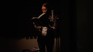 Fnac: FNAC |On-hold Books • Ads of the World™ | Part of The Clio Network