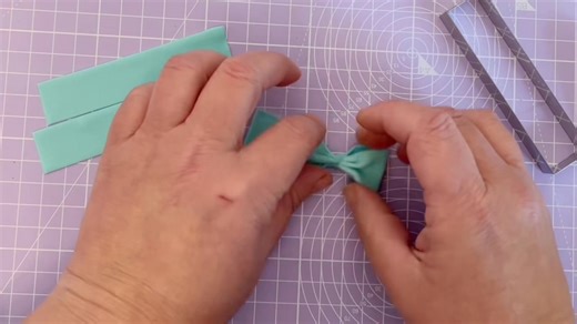 1.5K views · 14 reactions | How to make little bows for cupcakes and cakes, using my medium bow cutter set - https://shereenscakeandbakes.etsy.com/listing/4347590226 I have 15% off my entire range until tomorrow over on Etsy, free delivery when you purchase 3 or more items too! https://shereenscakeandbakes.etsy.com | Shereen's Cakes & Bakes | Facebook