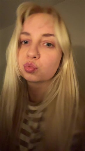 sophie lauren (@sophielaurenallmark)’s videos with original sound - Tom.rmx