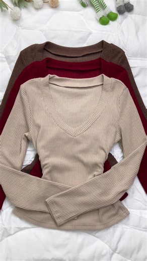 Embrace Comfort with V-Neck Tee Outfits