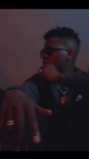 Catch the Wave with Emtee's Lyrics Video