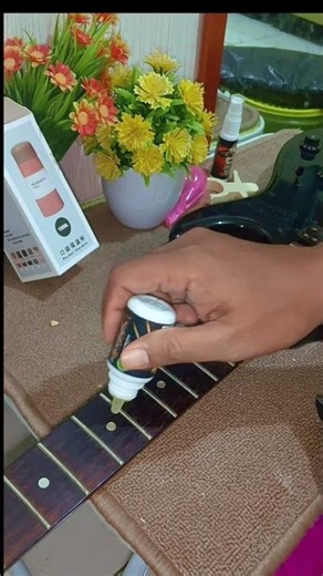 cara membersihkan body, fretboard dan string gitar✌✌ #shortvideo #guitar #kemiling