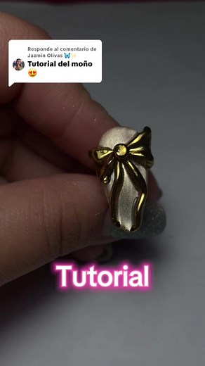 Respuesta a @Jazmin Olivas 🦋✨ tutorial del moño🥰 espero les sirva🫰🏻(una disculpa por mis uñas no e tenido tiempo de cambiarlas 🥲)#nails #uñas #nailsart #navidad #christmas